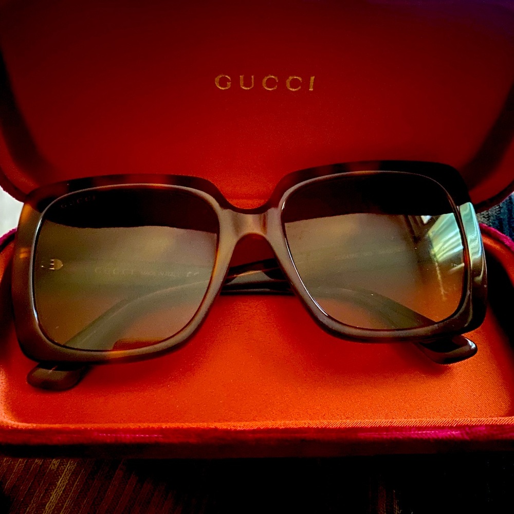 Gucci diamonds sun glasses